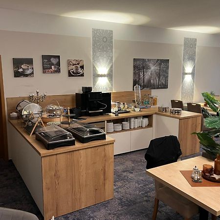 Gaestehaus Am Kurpark Hotel Garni Хорн-Бад-Майнберг Экстерьер фото