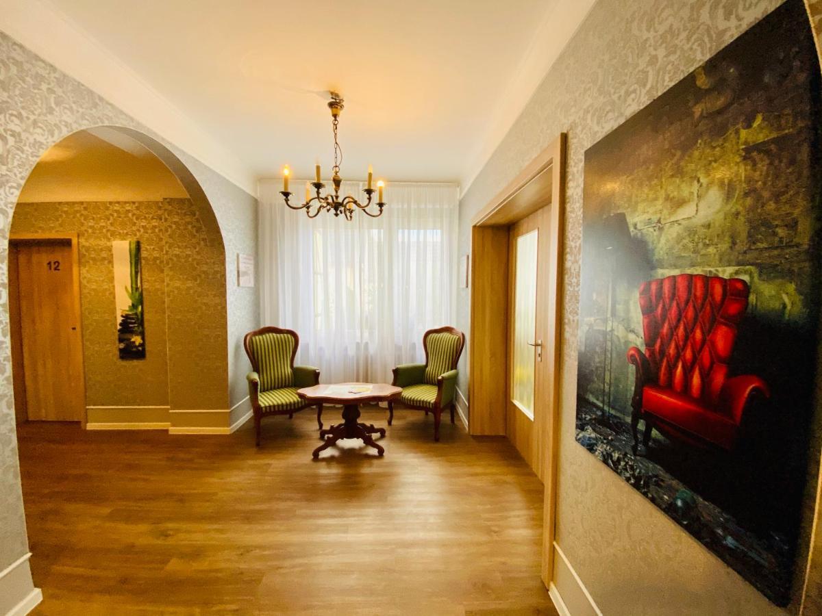 Gaestehaus Am Kurpark Hotel Garni Хорн-Бад-Майнберг Экстерьер фото