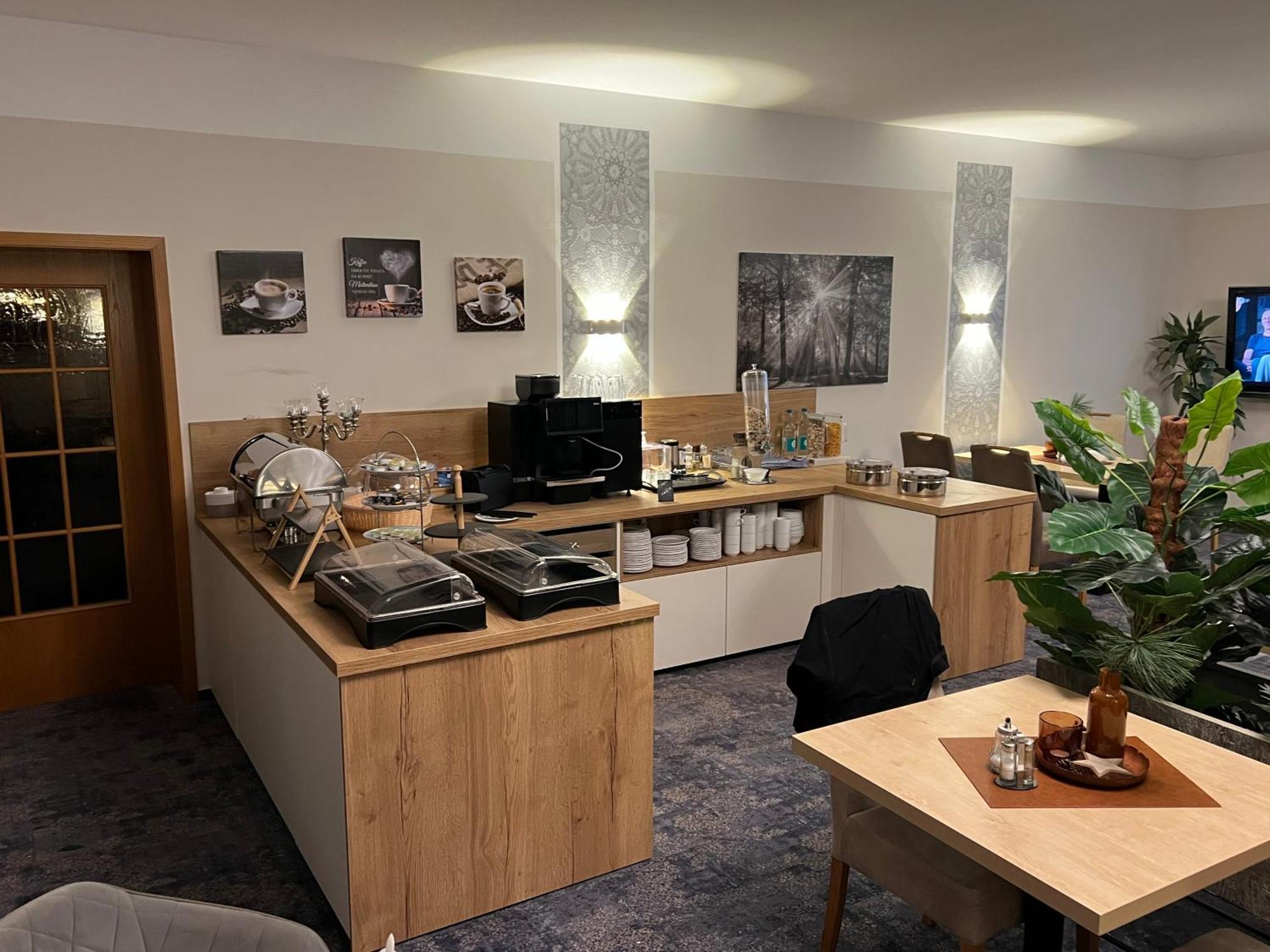 Gaestehaus Am Kurpark Hotel Garni Хорн-Бад-Майнберг Экстерьер фото