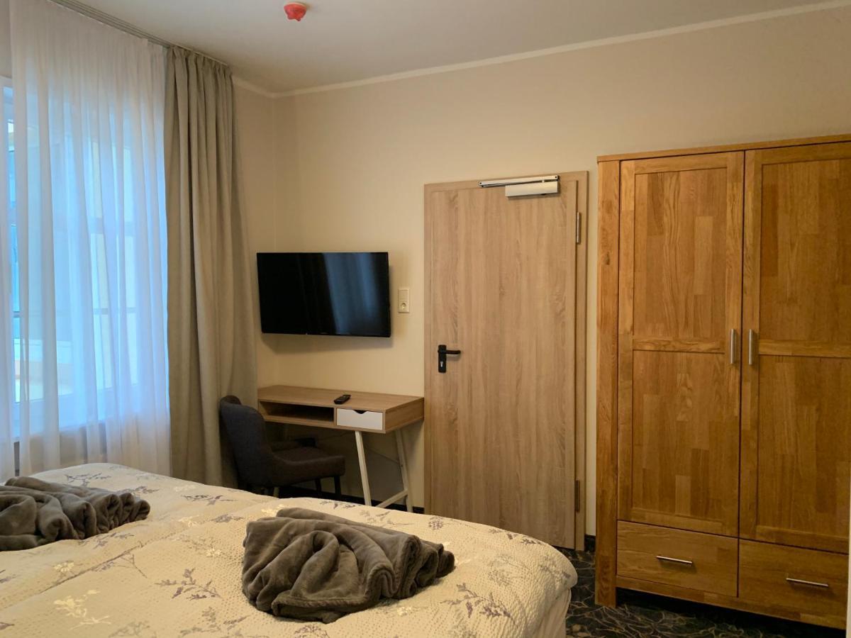 Gaestehaus Am Kurpark Hotel Garni Хорн-Бад-Майнберг Экстерьер фото